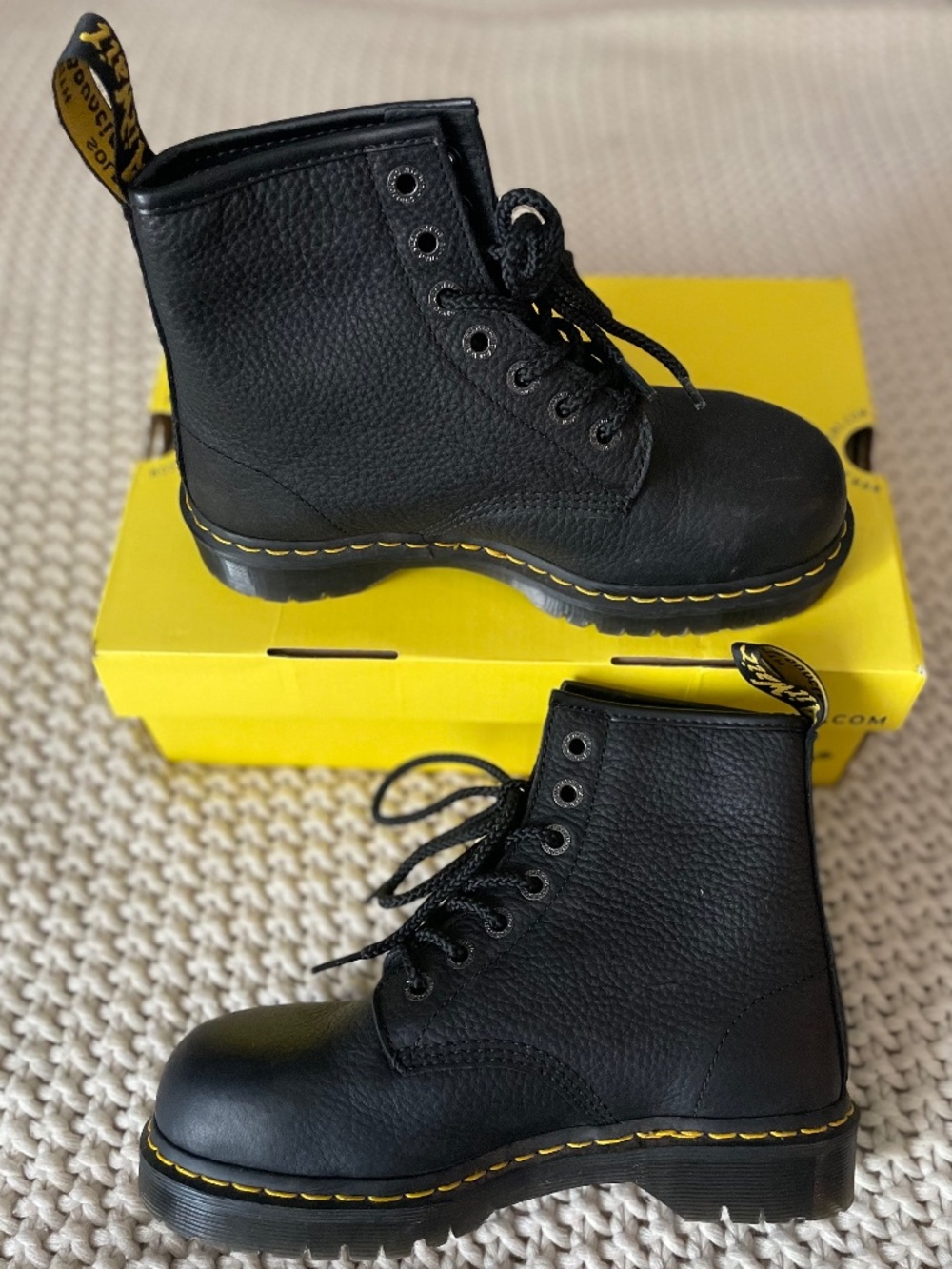 NEW Dr. Martens Icon 7B10 SSF Steel Toe Work Boots Women’s 8 Discontinued